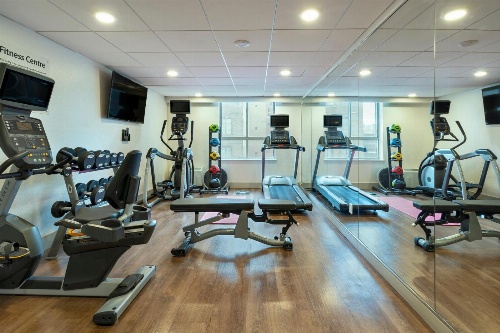 Holiday Inn Express Toronto Downtown image 3