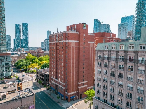 Holiday Inn Express Toronto Downtown image 21
